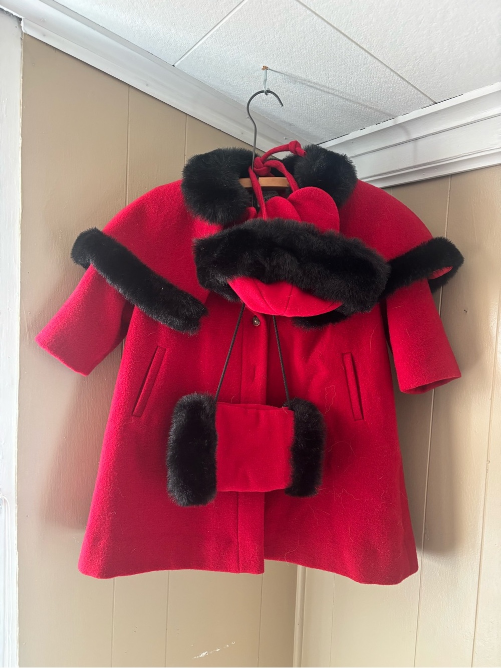 Rothschild Jacket w/ accessories